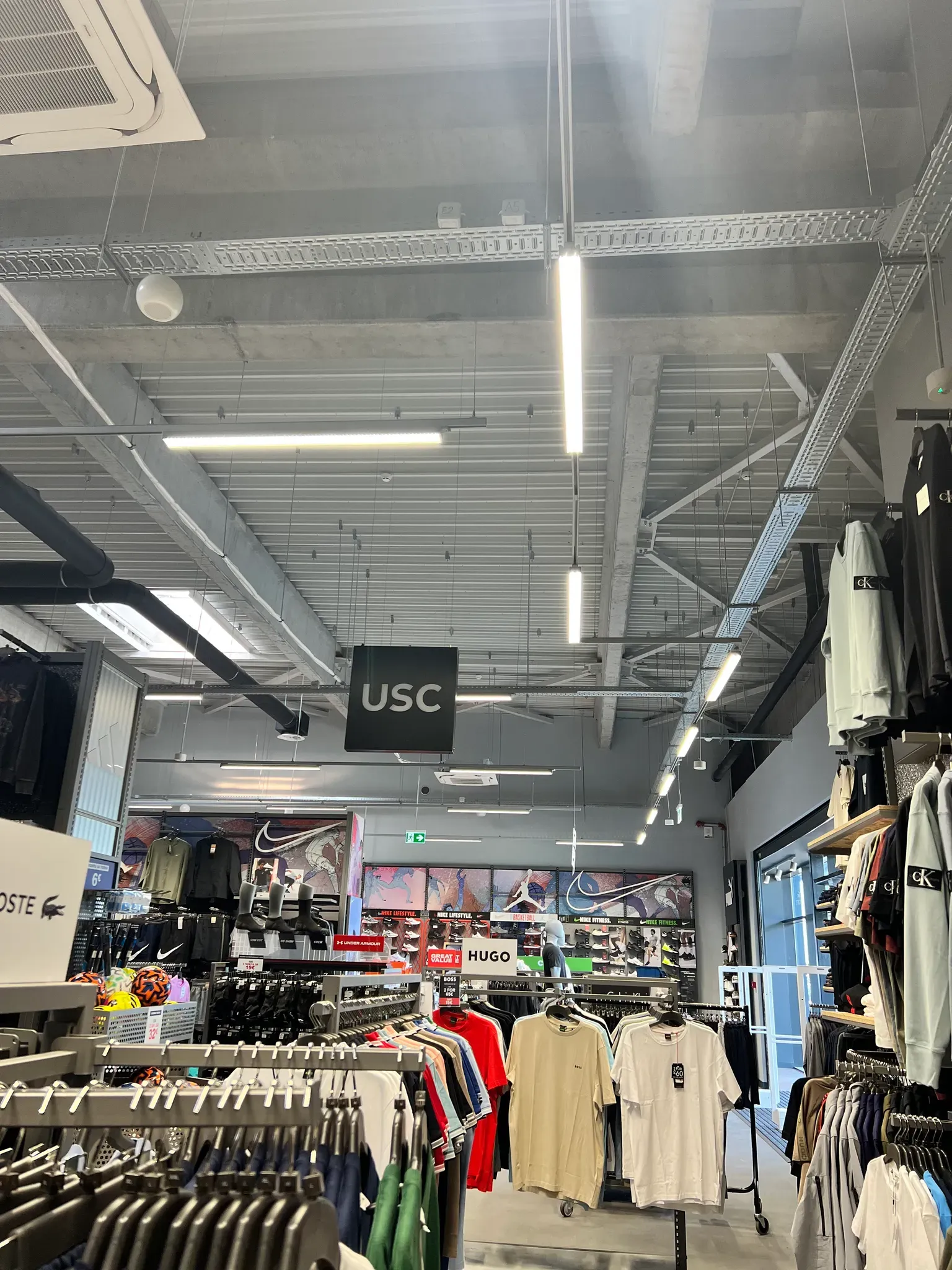 Sports Direct Sofia — Търговско осветление